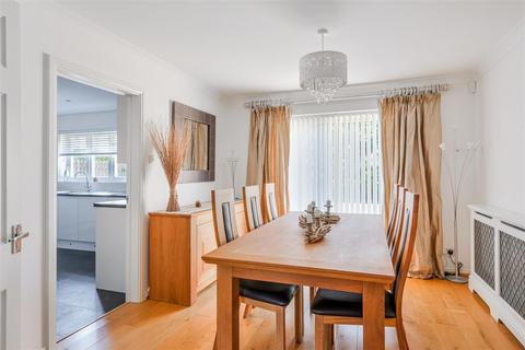 4 bedroom detached house for sale, Cavell Way, Epsom