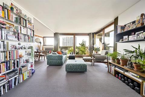 3 bedroom apartment for sale, Barbican, London EC2Y