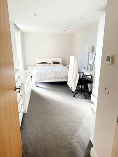 2 bedroom flat to rent, Dowsett Road, London N17