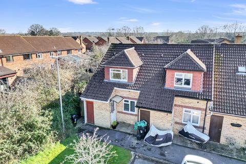 2 bedroom end of terrace house for sale, Westminster Way, Reading