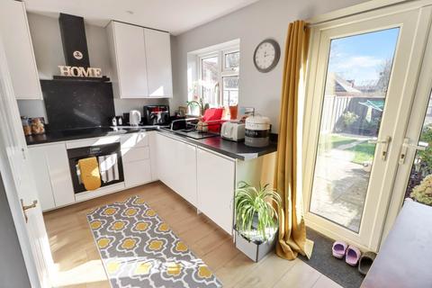 2 bedroom end of terrace house for sale, Westminster Way, Reading