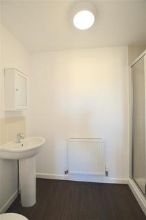 4 bedroom end of terrace house to rent, Hexham Gardens, Blyth NE24