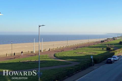 6 bedroom terraced house for sale, Avondale Road, Gorleston