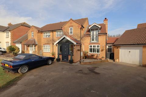 4 bedroom semi-detached house for sale, Japonica Way, Denvilles, Havant