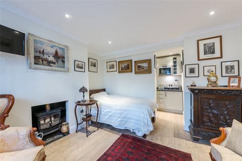 Studio for sale, Sutherland Street, London, SW1V