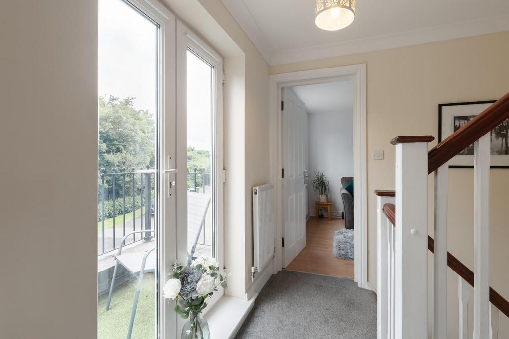 First floor landing-2.jpg