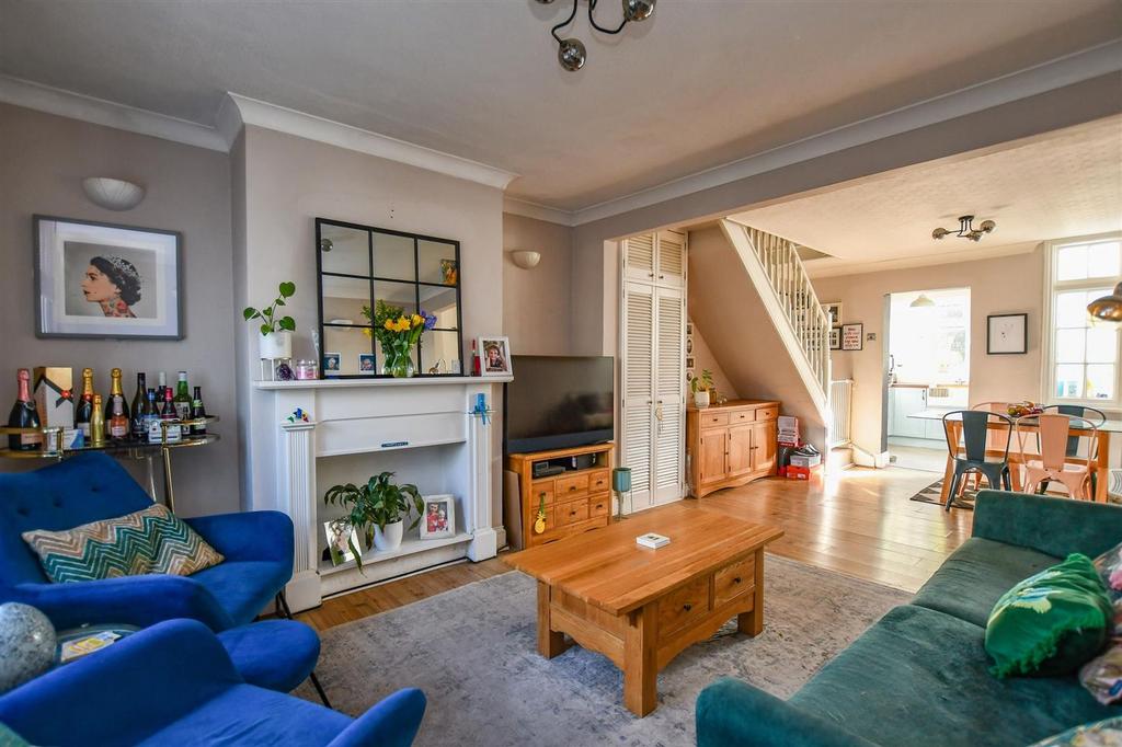 Living Room 1.jpg