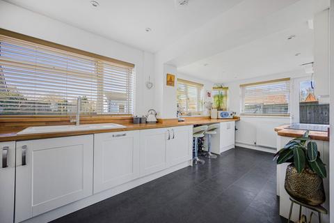 25 Cowley Close, Cheltenham, GL51 6NP