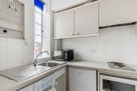 Studio to rent, Chelsea Cloisters, Chelsea, London, SW3