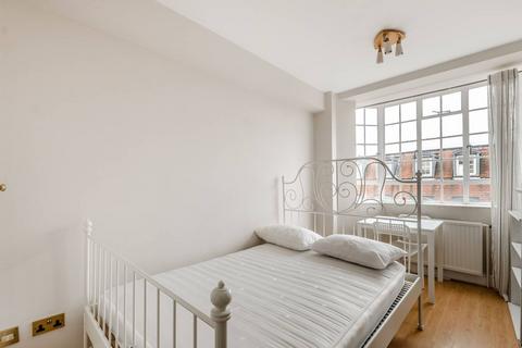 Studio to rent, Chelsea Cloisters, Chelsea, London, SW3