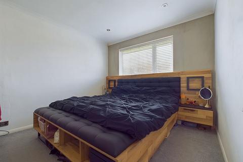 1 bedroom flat for sale, Crabtree Lane, Lancing, BN15 9PN