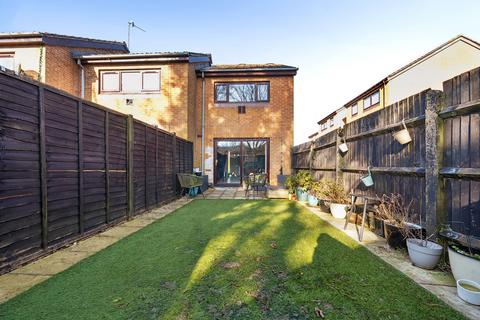 1 bedroom end of terrace house for sale, Skipton Way, Surrey RH6