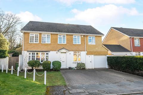 4 bedroom detached house for sale, Pennington Drive, Weybridge, Surrey, KT13