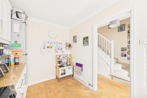 2 bedroom semi-detached house for sale, Meadowvale, Norwich