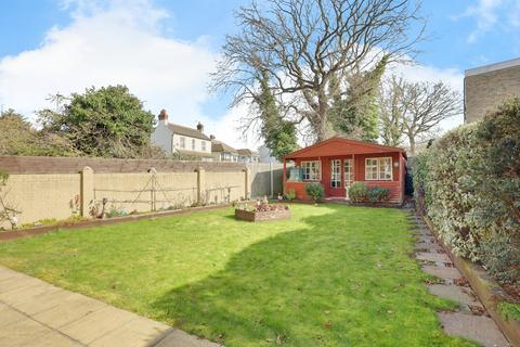 4 bedroom detached house for sale, Lambeth Road, Leigh-on-sea, SS9