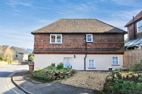 3 bedroom detached house to rent, Guildown Road, Guildford