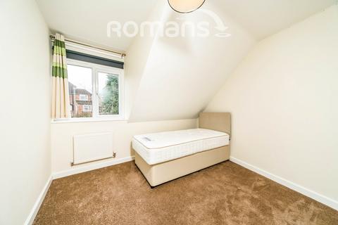 3 bedroom terraced house to rent, Evesham Road, Emmer Green, Reading, RG4