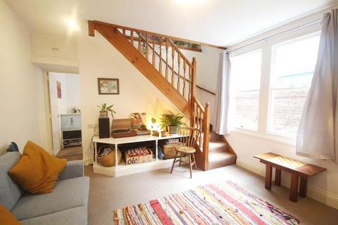 2 bedroom maisonette to rent, Two Bedroom Maisonette, Queens Road