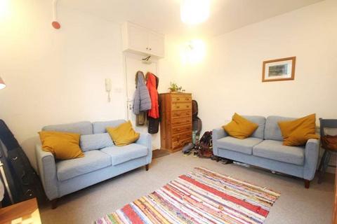 2 bedroom maisonette to rent, Two Bedroom Maisonette, Queens Road