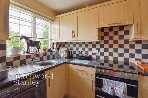 2 bedroom terraced house for sale, Temple Pattle, Brantham, CO11