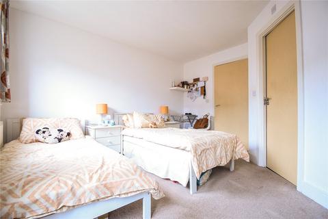 12 Wraysbury Drive, Yiewsley, West Drayton, UB7 7FL