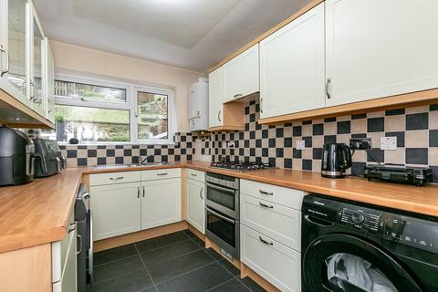 2 bedroom maisonette for sale, Commonwealth Road, CATERHAM, Surrey, CR3