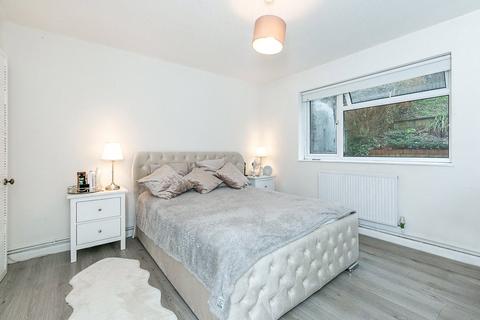 2 bedroom maisonette for sale, Commonwealth Road, CATERHAM, Surrey, CR3