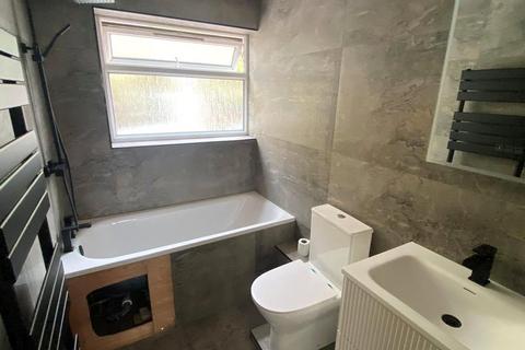 24 Commonwealth Road, Caterham, CR3 6LR