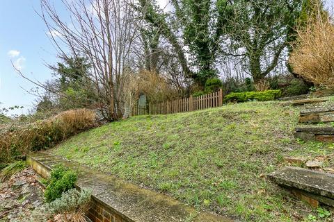24 Commonwealth Road, Caterham, CR3 6LR