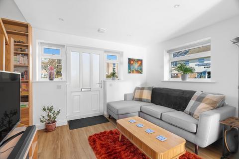 36 Markham Close, Cambridge, CB4 2PX