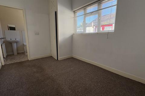 5 bedroom terraced house to rent, Starley Road, Coventry