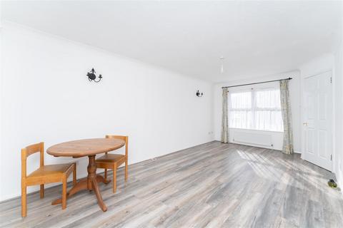 2 bedroom end of terrace house for sale, Billets Hart Close, Hanwell