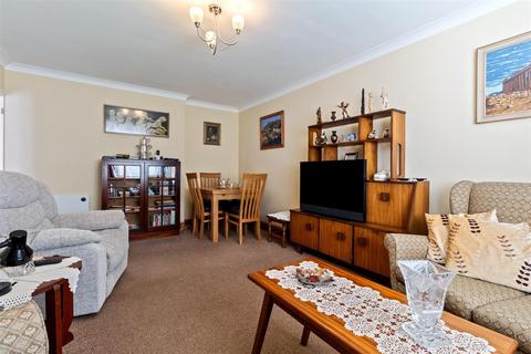 2 bedroom flat for sale, Norfolk Court, Victoria Park Gardens, Worthing