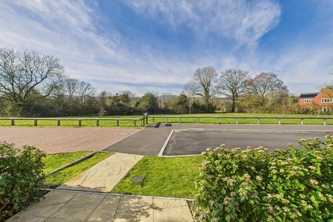 4 bedroom detached house for sale, Kingston Close, Welland, Malvern