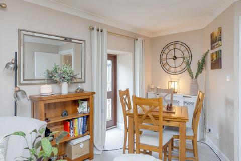 14/7 Duddingston Mills, Edinburgh, EH8 7NF