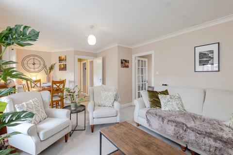 14/7 Duddingston Mills, Edinburgh, EH8 7NF