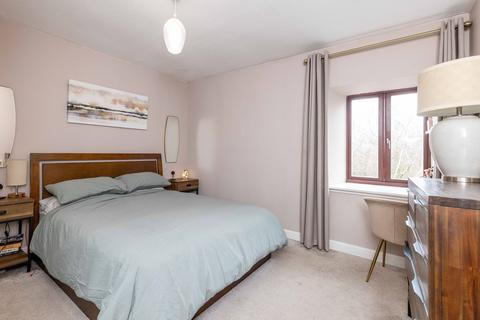 14/7 Duddingston Mills, Edinburgh, EH8 7NF