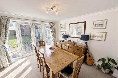 25 Saxton Drive, Sutton Coldfield, B74 4XZ