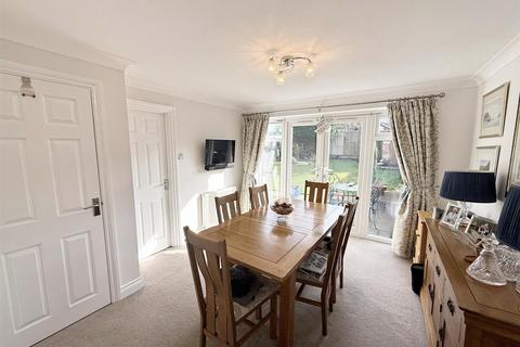 25 Saxton Drive, Sutton Coldfield, B74 4XZ