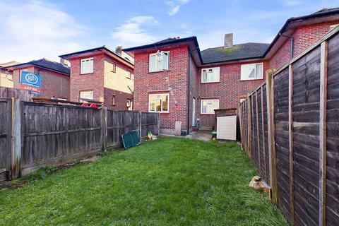 1 bedroom maisonette for sale, Southbourne Gardens, Ruislip HA4