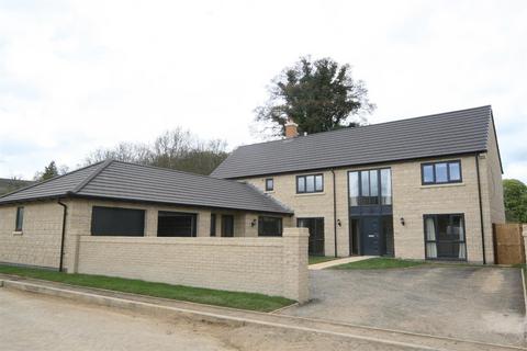 5 bedroom detached house to rent, Haybarn Close, Main Road, Barleythorpe LE15