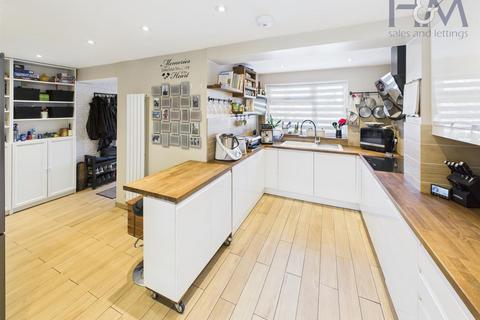 71 Raleigh Crescent, Stevenage, SG2 0EG