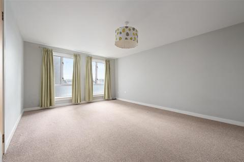 2 bedroom flat for sale, 32 Carlyle Lane, Dunfermline, KY12 9DB