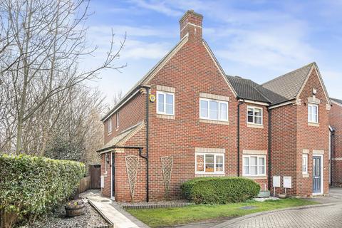 3 bedroom end of terrace house for sale, Vervain Close, Bicester, OX26