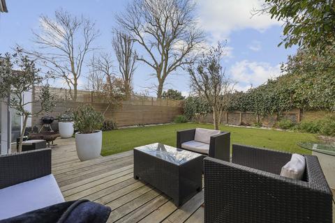 5 bedroom detached house for sale, London NW2