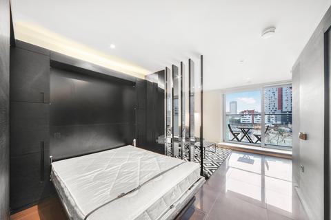 Studio to rent, Pan Peninsula Square, Canary Wharf, London, E14