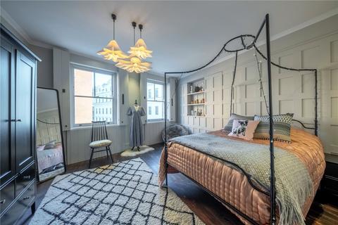 Flat 2, 2 Bedfordbury, London, WC2N 4BP