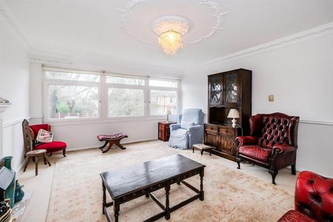 2 bedroom flat for sale, St. Mary's Lodge, St. Marys Avenue, Wanstead