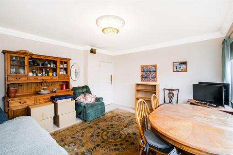 2 bedroom flat for sale, St. Mary's Lodge, St. Marys Avenue, Wanstead