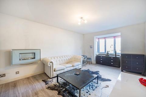 1 bedroom flat for sale, Stevenson Crescent, Bermondsey